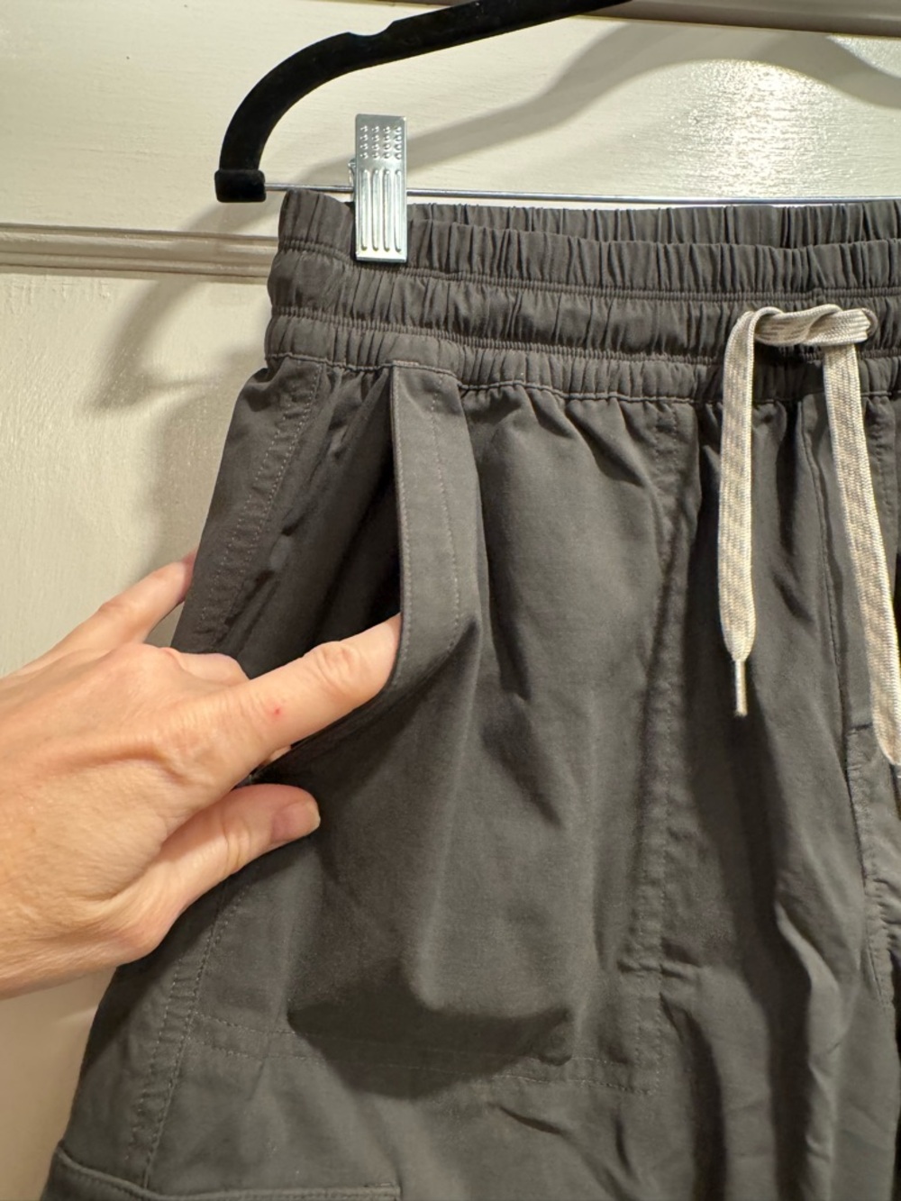 Vuori Women’s Birch Cargo Jogger Small Black Outdoor Active Athletic Utility - Picture 7 of 15